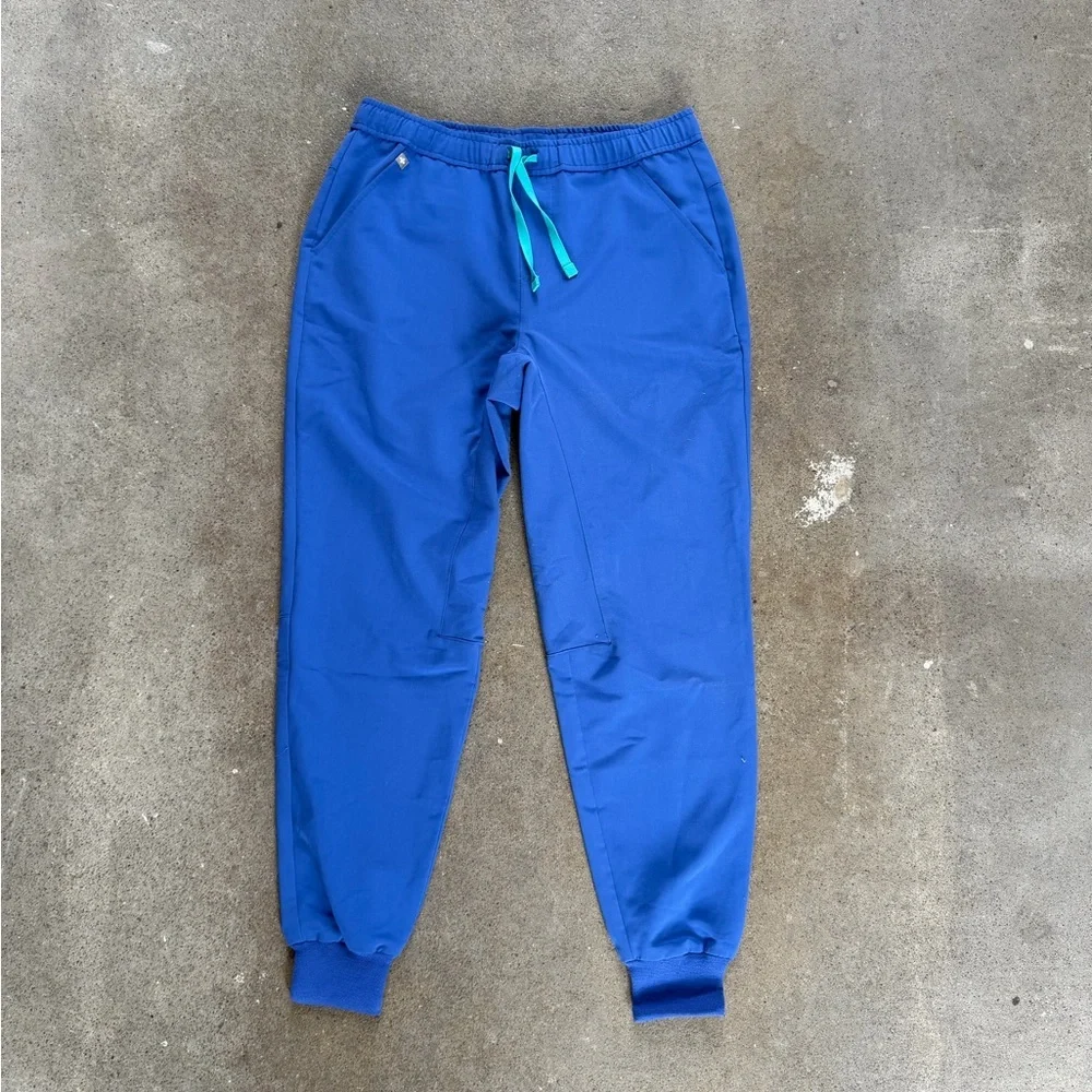 Figs Men's Tansen Jogger in Denim Blue Size Medium Scrubs Medical Nursing